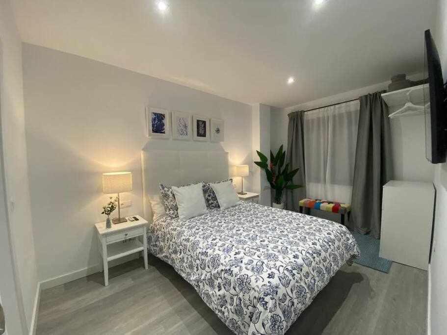 XI Apartamentos Morales & Arnal 龙达 外观 照片
