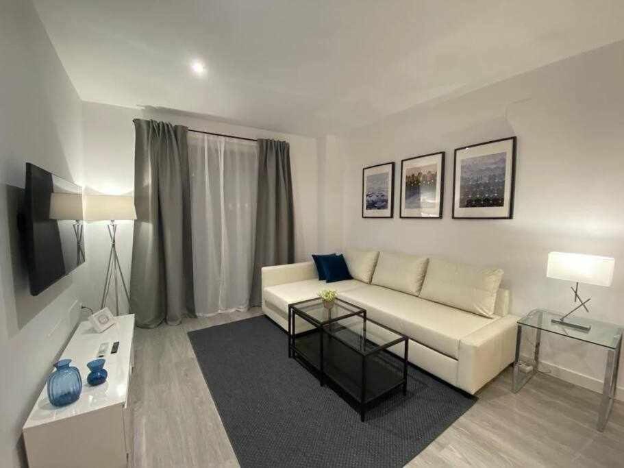 XI Apartamentos Morales & Arnal 龙达 外观 照片
